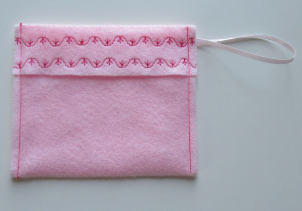 Easy Felt Jewelry Pouches Perfect For Travel - Hey There, Home