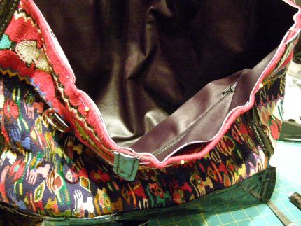 Make a Mary Poppins-Style Carpetbag: Part 2 - Threads