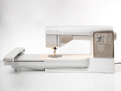 Sewing Machine With Heartbeat Metal Sign I'd Rather Be Quilting