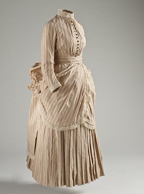 Museum Exhibit: Fashioning Fashion: European Dress in Detail - Threads