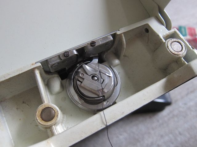 Singer Featherweight bobbin case