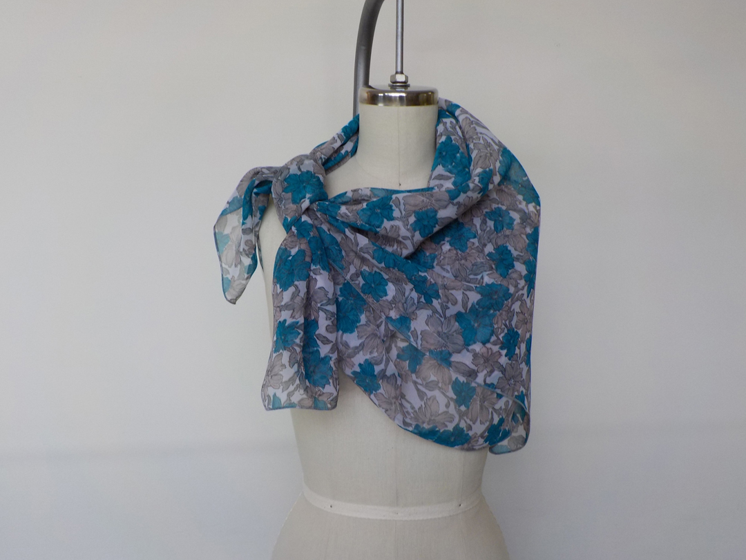 Serger Infinity Scarf to Make & Wear Tonight - Sulky