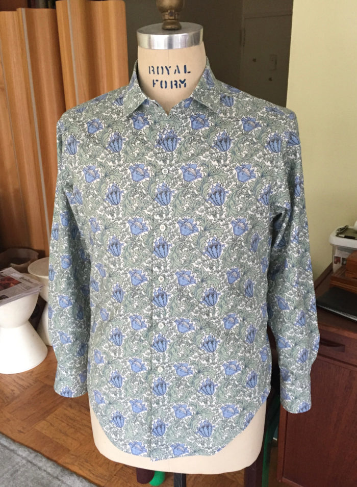 Dress shirt with flat-felled seams