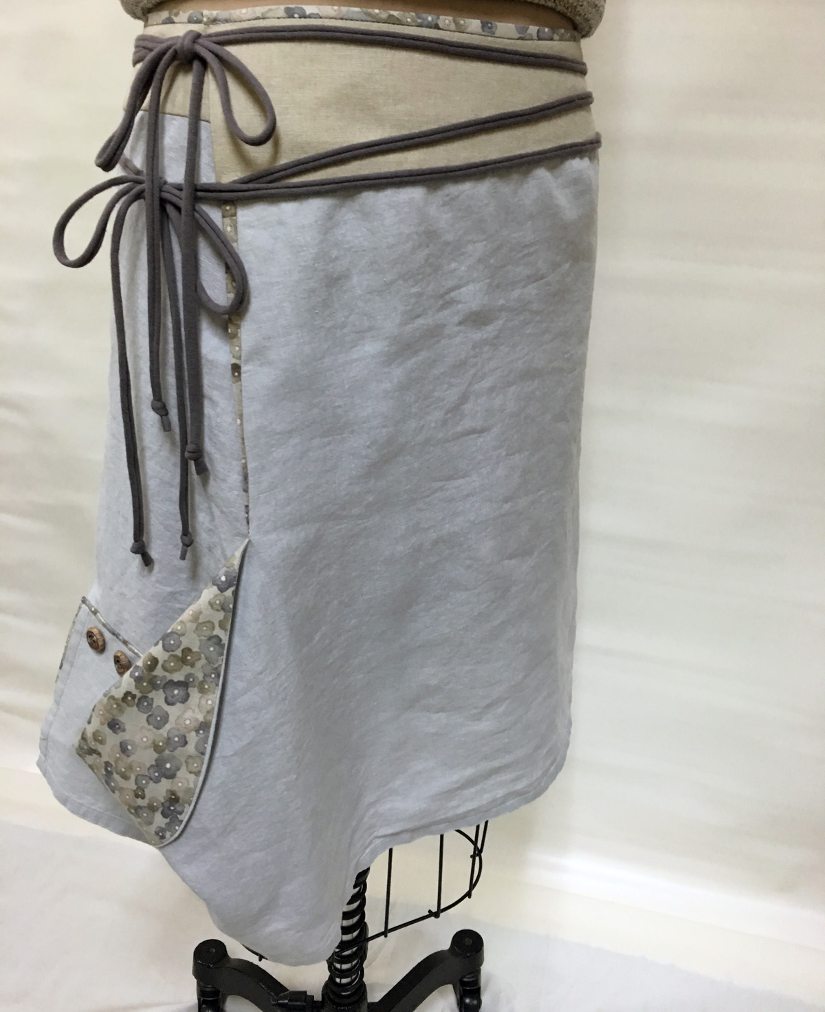 Skirt made from gray linen tablecloth