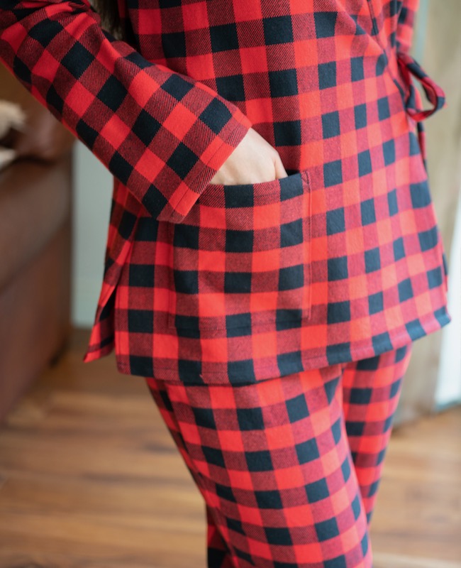 Itch to Stitch Pine Cove Pajamas with pockets