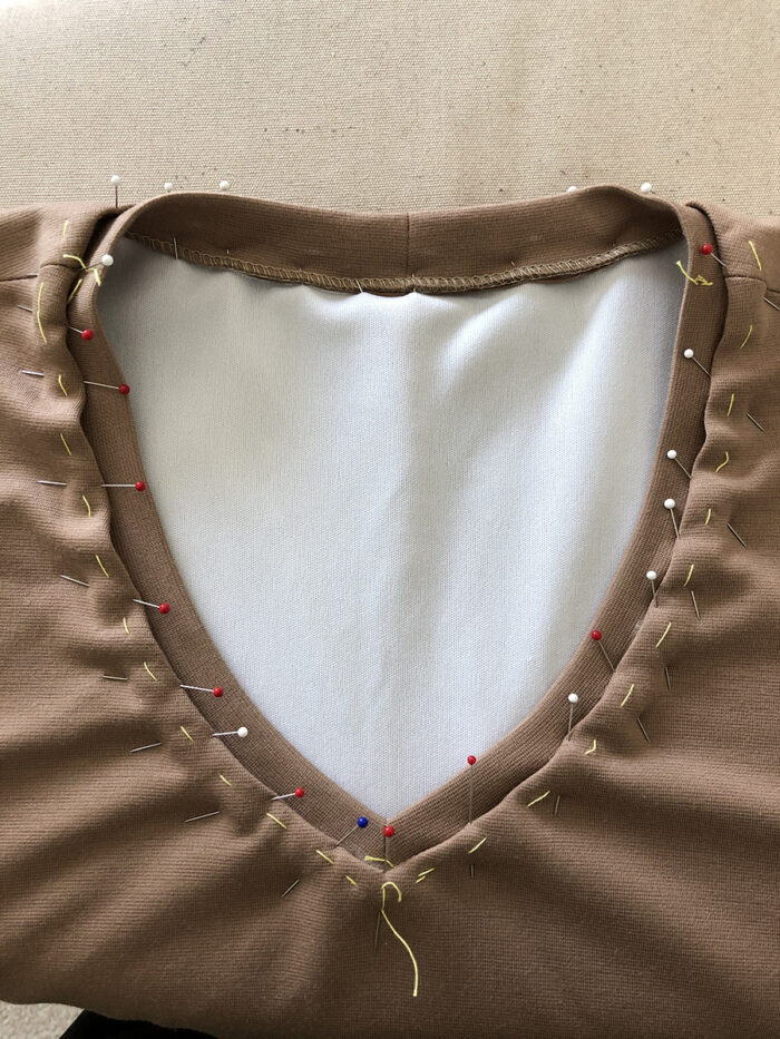 Easy French Binding for Knit Necklines (How To) – Sie Macht